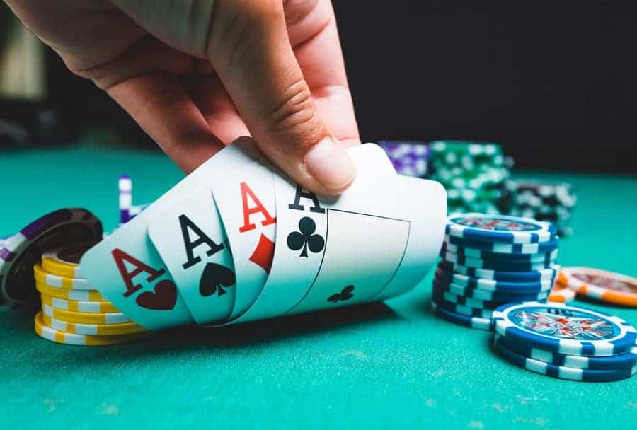 Bạn có nghĩ nên kiếm tiền từ game Poker ngay bây giờ hay không? - Hình 1