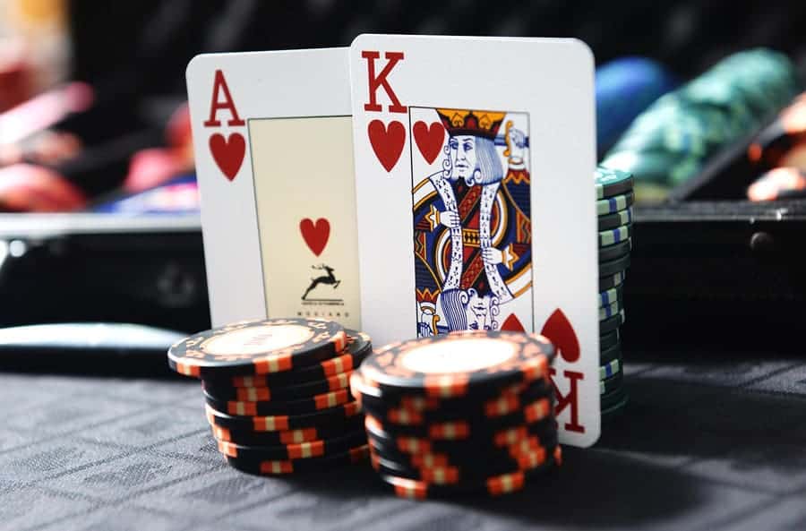 Chơi Poker online cũng có cách thức gian lận để thắng - Hình 1