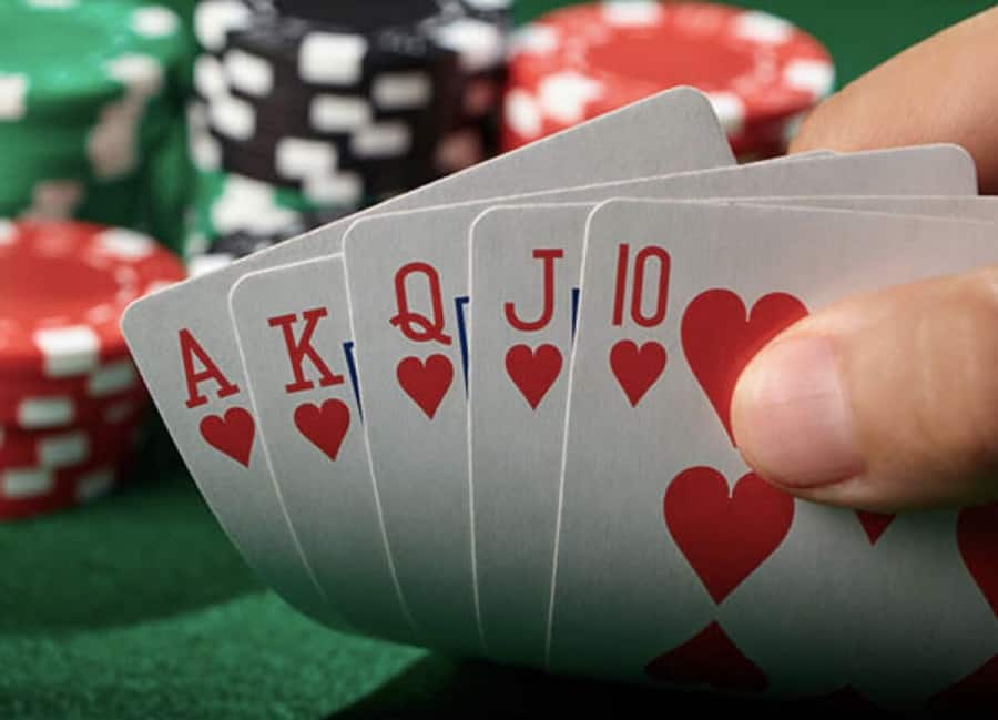 Những thông tin người chơi Poker cần biết để trở thành dân chuyên nghiệp
