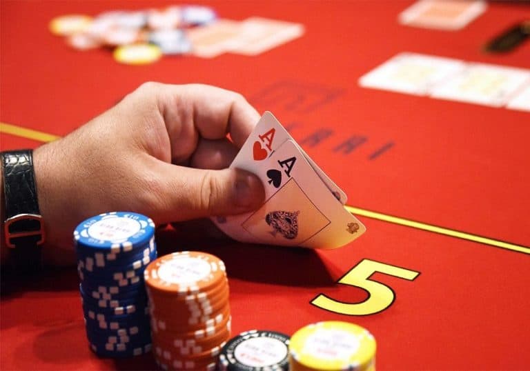 Chỉ ra 3 bí quyết cơ bản giúp bạn tham gia chơi Poker luôn tự tin chiến thắng